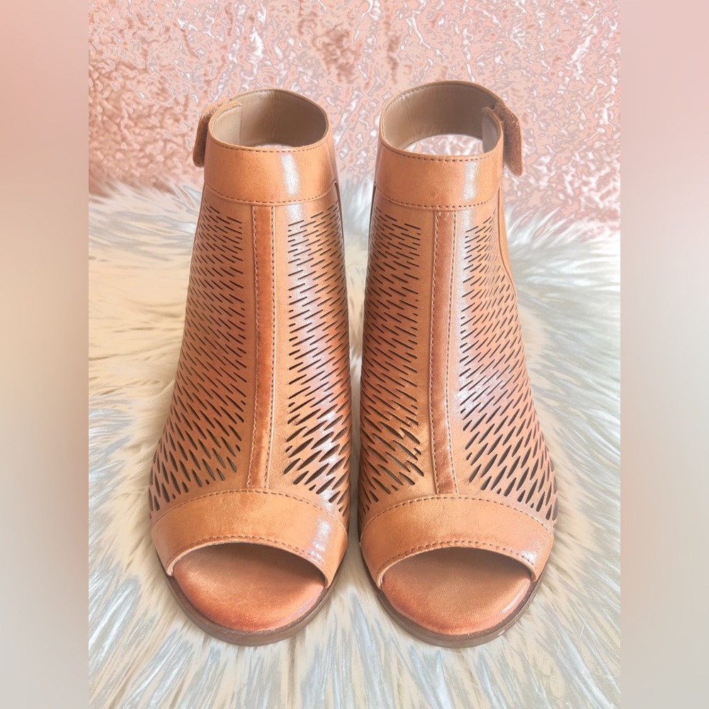 Vince Camuto Tan Peep-Toe Ankle Boots sandals NWOT